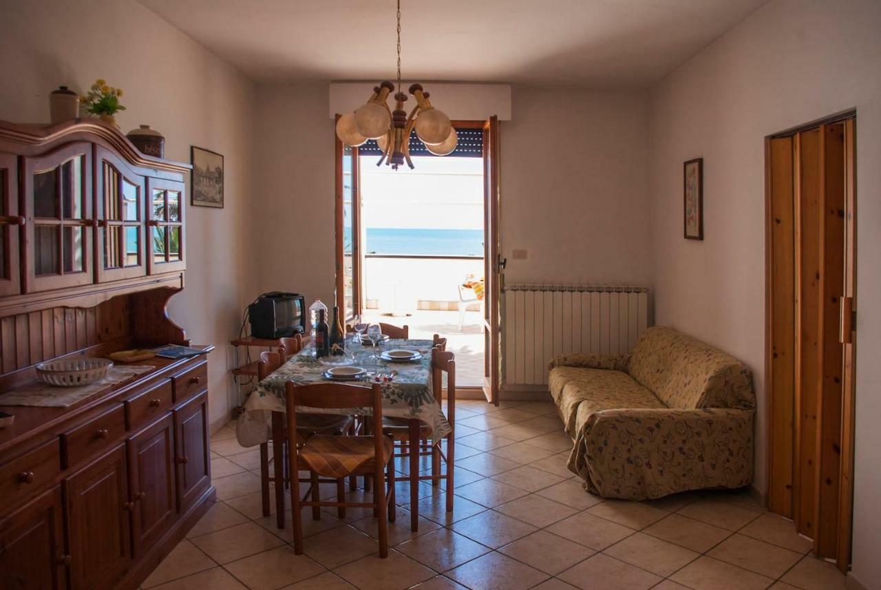 Appartamento Di Antonio Fronte Mare Montesilvano Marina Buitenkant foto