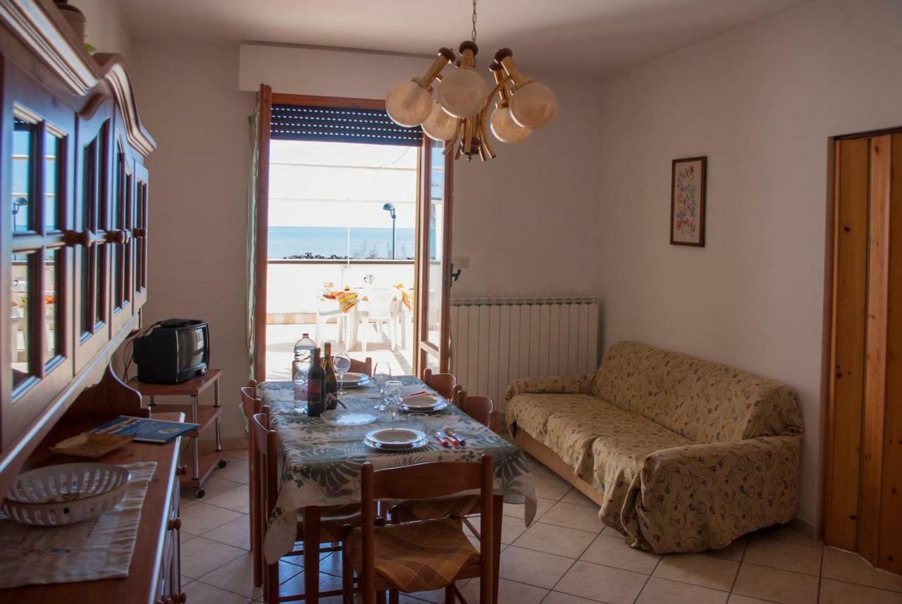 Appartamento Di Antonio Fronte Mare Montesilvano Marina Buitenkant foto