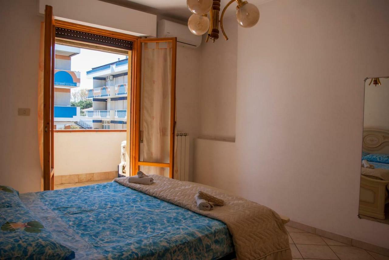 Appartamento Di Antonio Fronte Mare Montesilvano Marina Buitenkant foto